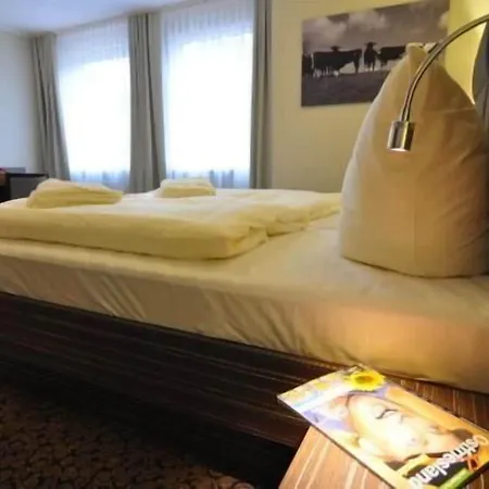 Bootshaus Guest house Bedekaspel